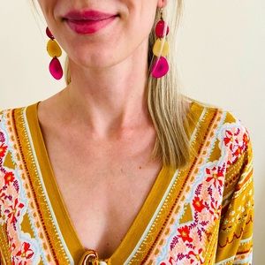 COLOR BLOCKED BALANCING ROCKS DANGLES EARRINGS